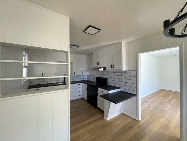 Foto del edificio - Modern Comfort Meets Classic Charm – Fresh-Renovated 3-Bed Home in Lamesa