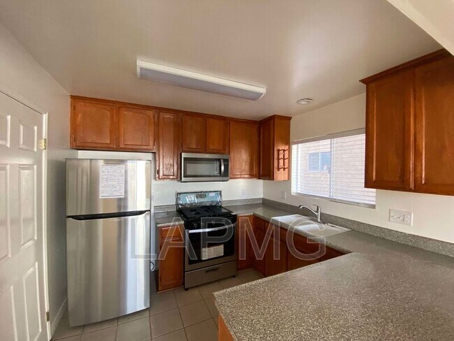 Foto del edificio - 762 W 21st St