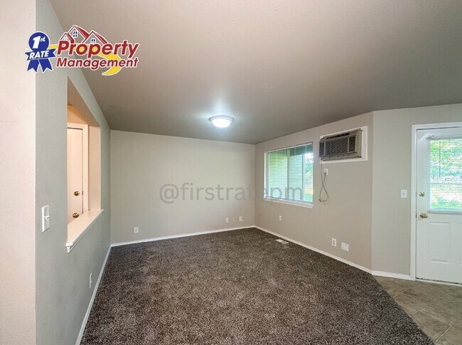 Building Photo - 2835 W Malad St