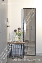 Building Photo - 802 University Ave