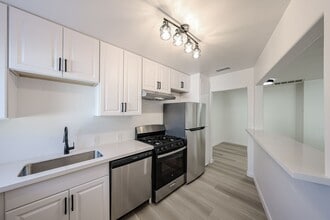 Building Photo - 2945 N 19th Ave