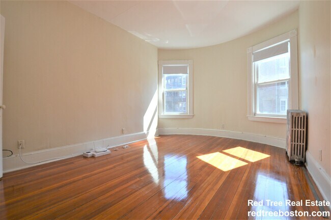 Foto del edificio - 1595 Beacon St
