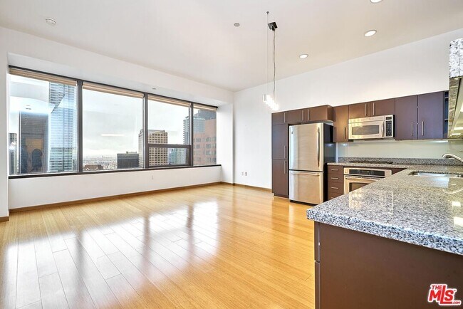 Building Photo - 1100 Wilshire Blvd