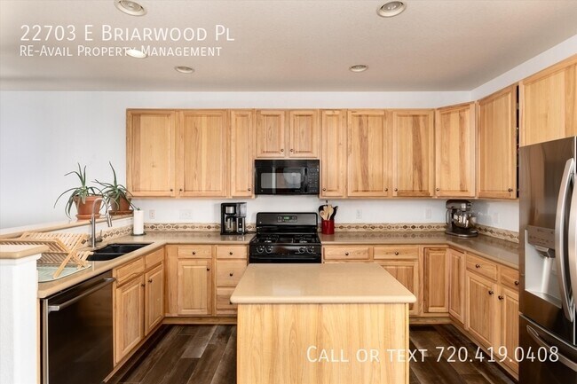 Foto del edificio - 22703 E Briarwood Pl