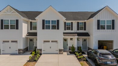 Building Photo - 113 Filly Ln