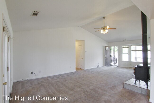Building Photo - 3 br, 2 bath House - 18593 Saddleback Ridg...