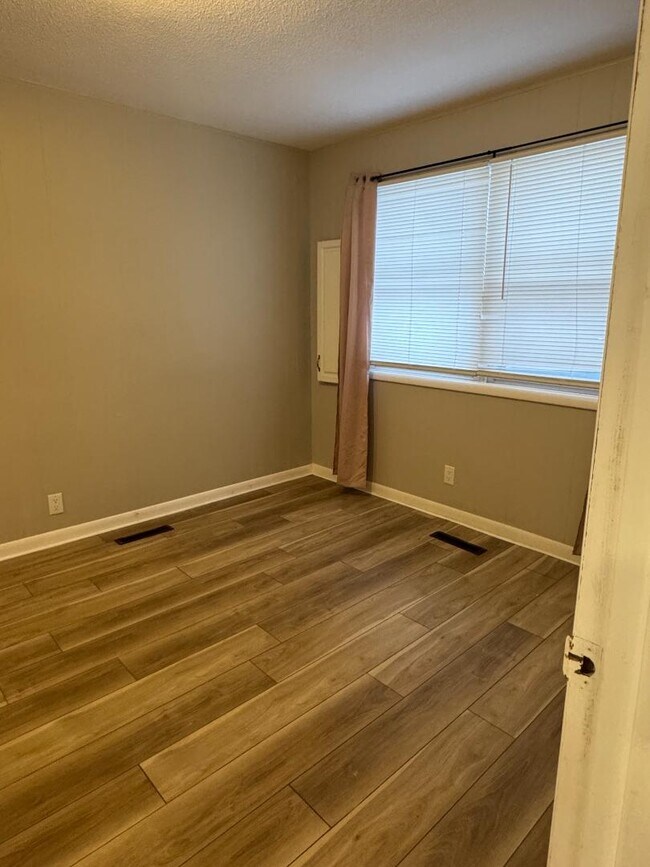 Foto del edificio - 5111 Cleveland Ave