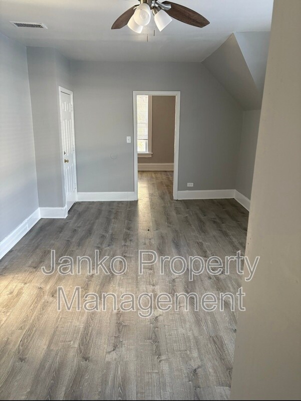 Foto del edificio - 7111 S Greenwood Ave