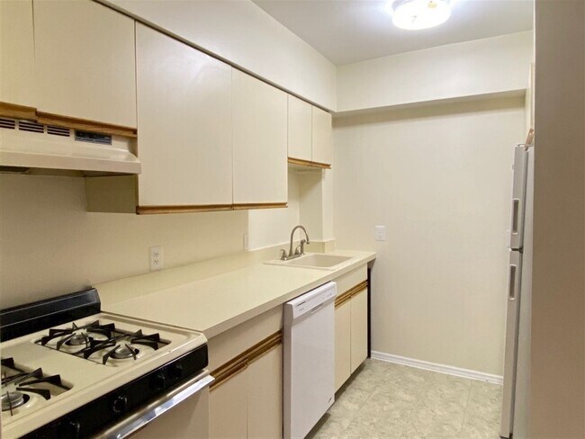 Foto del edificio - 227 Adams St