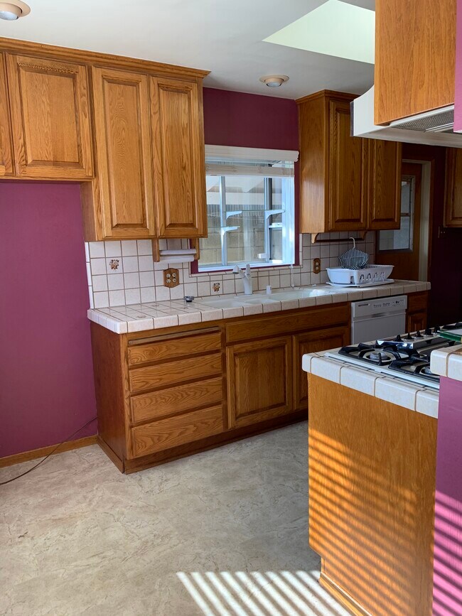 Building Photo - 1737 Voorhees Ave