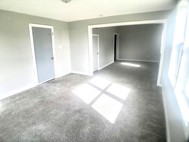 Living Room - 2400 S A St