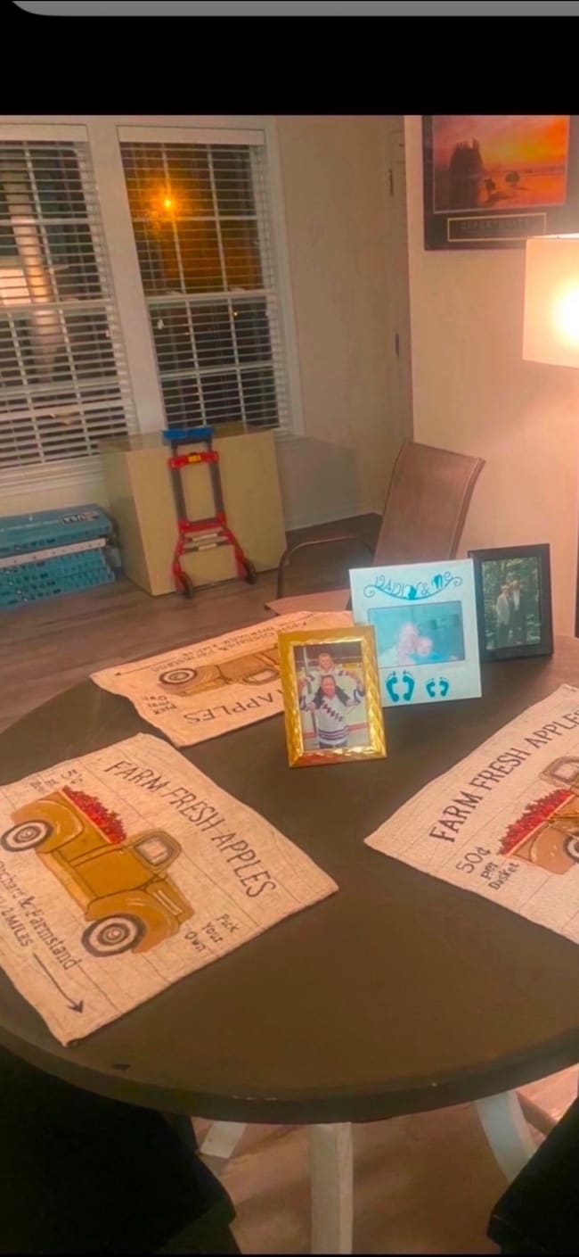 Foto del edificio - 4345 Cedarcroft Ct