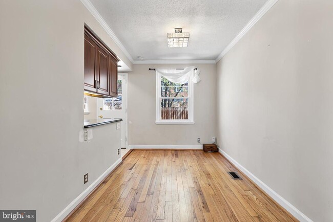 Building Photo - 3011 S Buchanan St