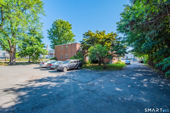 Foto del edificio - 353 Main St