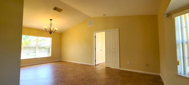 Foto del edificio - 6769 NW Abigail Ave