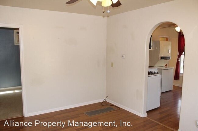 Building Photo - 2 br, 1 bath House - 1112 Pierre St.