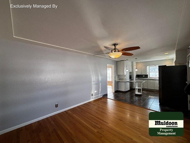 Building Photo - Available now! Beautiful 4 bedroom home with garage! Near downtown.