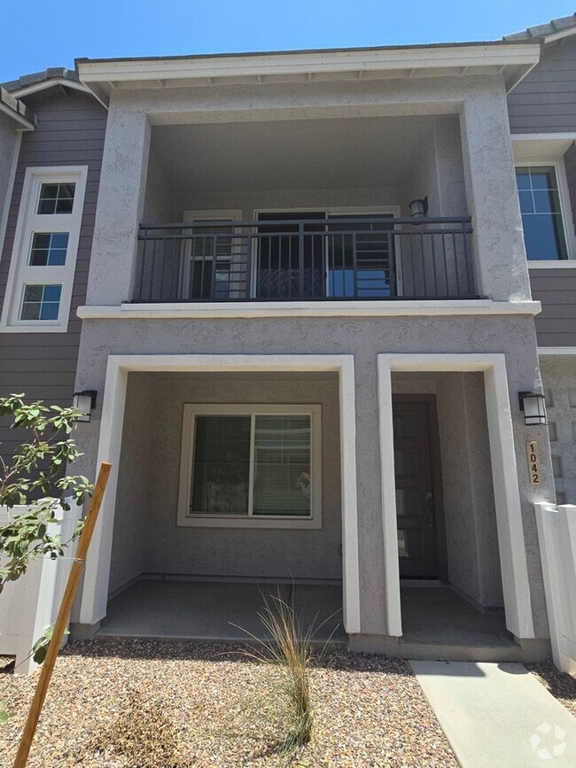 Building Photo - 8149 E Petunia Ave