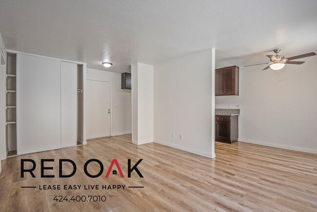 Building Photo - ~1 Month FREE~ Sunny and Spacious One Bedr...