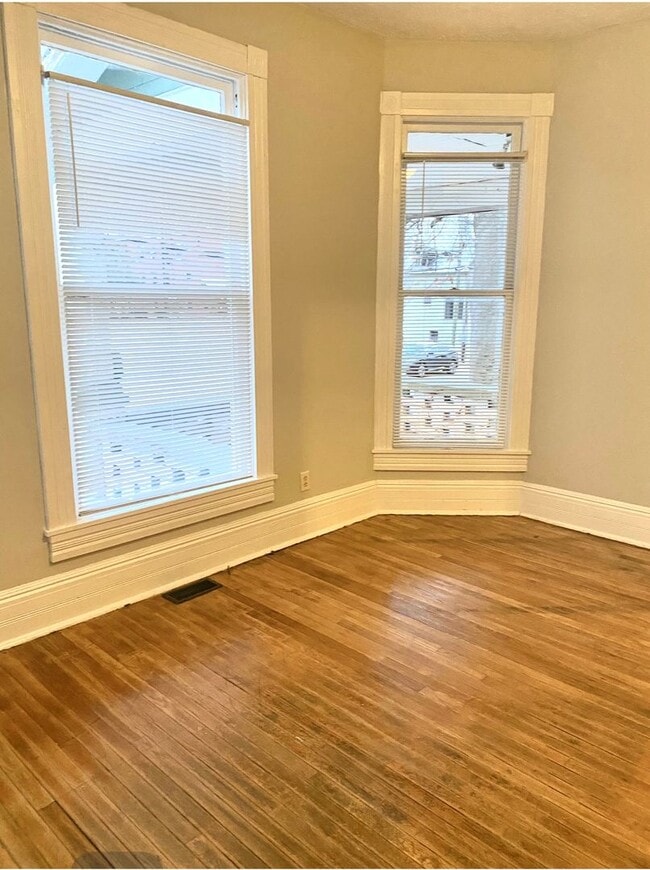 Photo - 718 Brown St Apartment