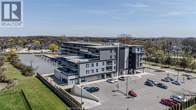Photo du bâtiment - 14400 Tecumseh Rd E