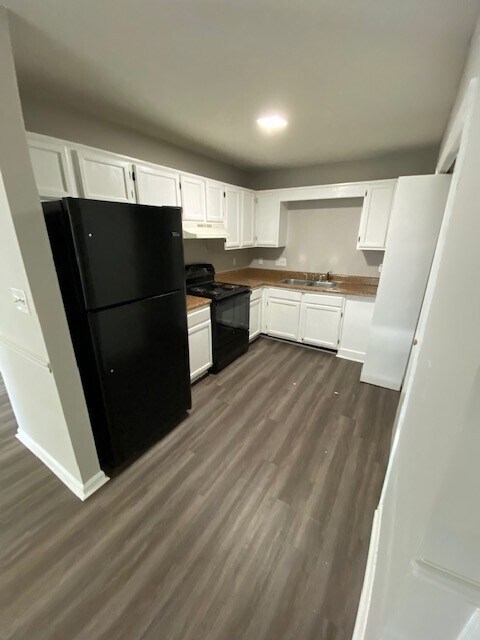 Building Photo - 3218 Woodstock Dr