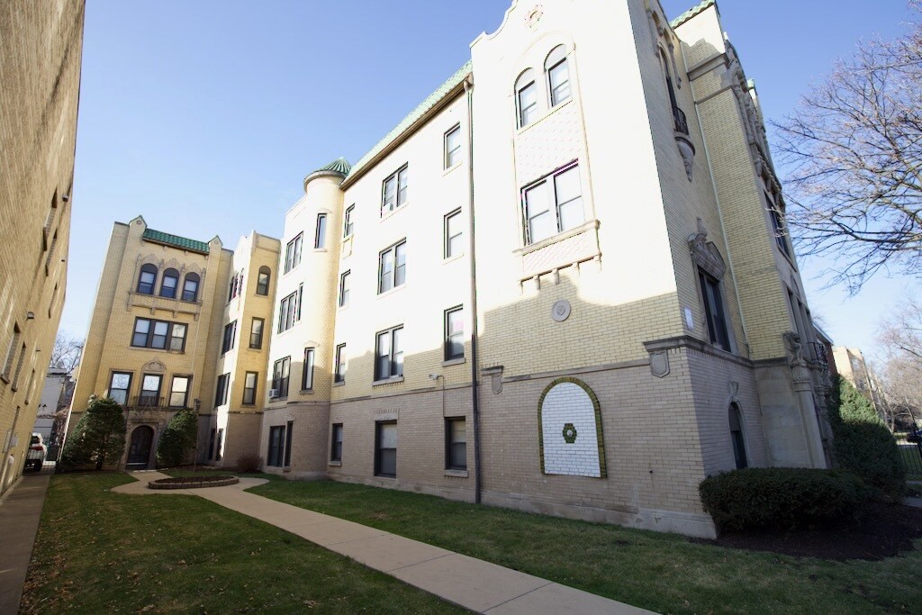 Primary Photo - 6148 N Francisco Ave