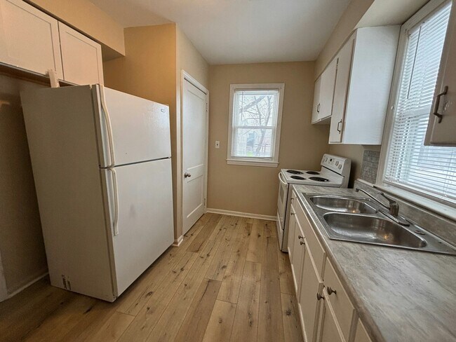 Foto del edificio - 22517 Petersburg Ave