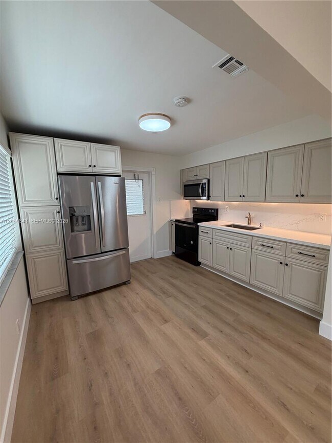 Foto del edificio - 708 SW 7th Ave