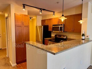 Building Photo - 118 107th Ave NE