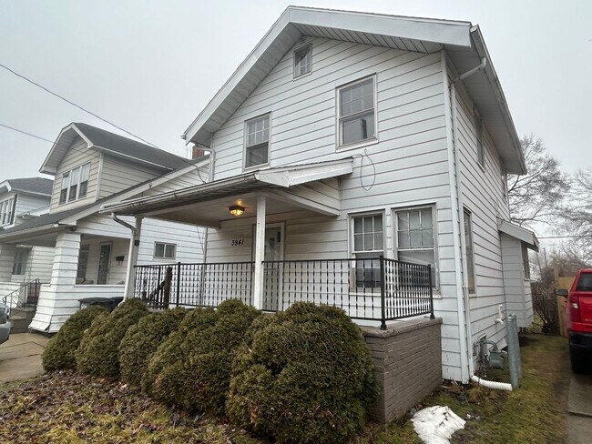 Foto del edificio - Charming 3-bed, 1-bathroom house located in North End Toledo, OH.