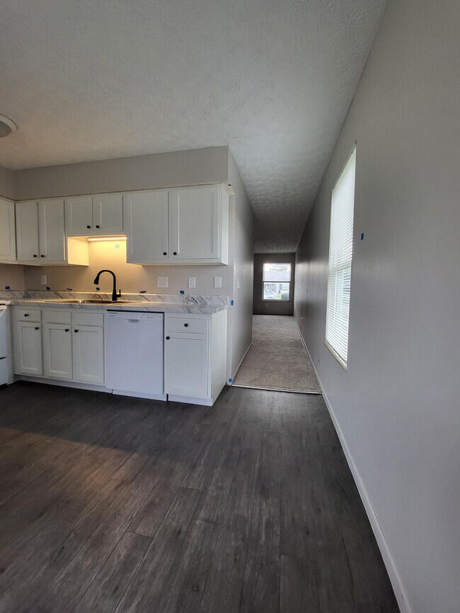Foto del edificio - 2500 Thimbleberry Rd