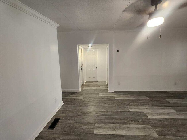 Foto del edificio - 1565 Moonflower St