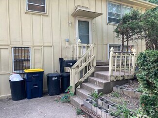 Building Photo - 9732 Wallace Ave