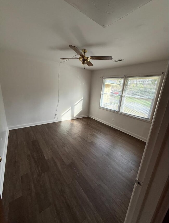 Building Photo - 917 Windy Ct