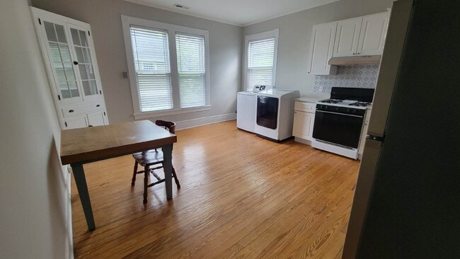 Kitchen - 511 Cleveland St