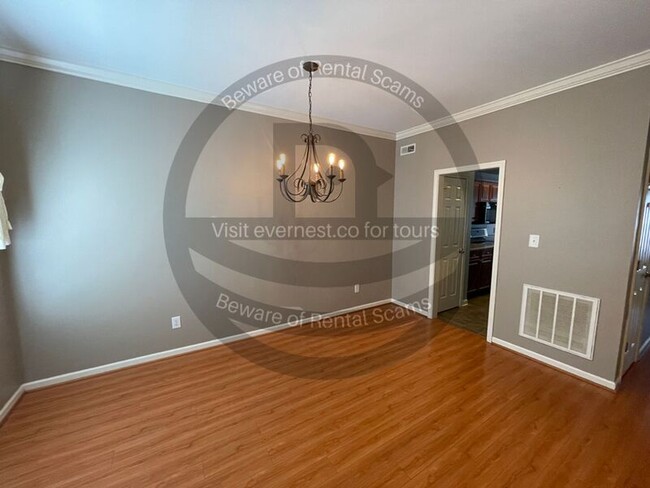 Building Photo - 2143 Kings Ct