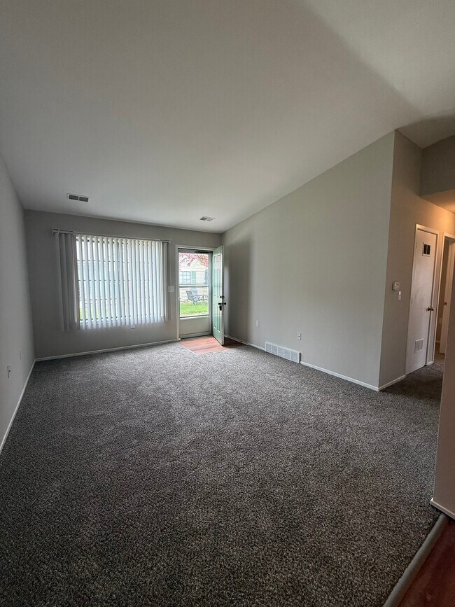 Foto del edificio - 1256 Oxford Manor Ct