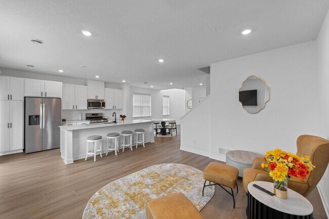 Building Photo - 985 Annagaire Curv