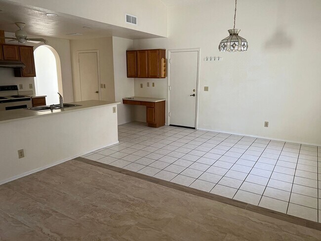 Foto del edificio - 3 BEDROOM 2 BATHS WITH A FIREPLACE / 101 &...