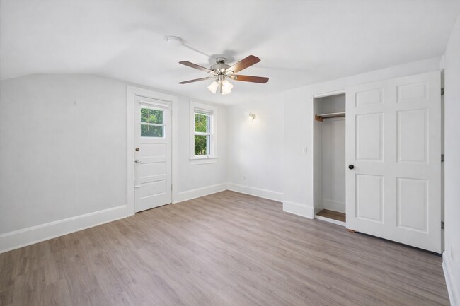 Foto del edificio - 1983/1985 Iglehart Avenue