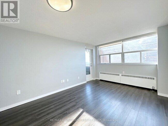 Building Photo - 2575 Danforth Ave