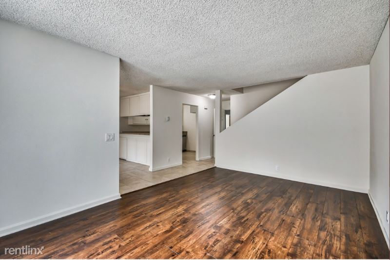 Building Photo - 3 br, 2 bath Townhome - 843 Amigos Way