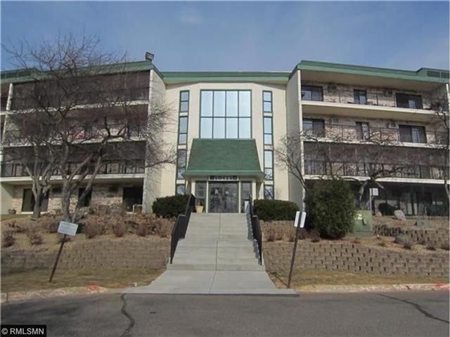 Building Photo - 10411 Cedar Lake Rd
