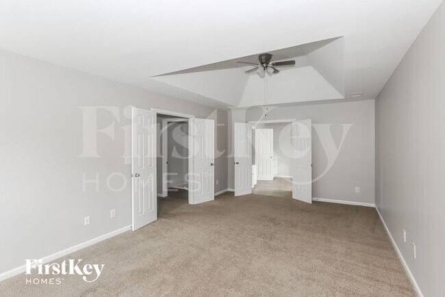 Foto del edificio - 4643 Maplecrest Pl