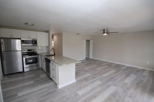 Foto del edificio - Remodeled 3BD/2BA ranch home in Sun City C...