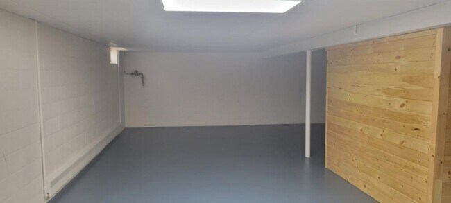 Foto del edificio - 462 N Pleasant Ave