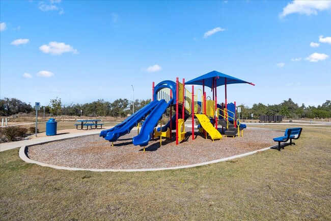 Building Photo - 5900 Whisper Crk Dr