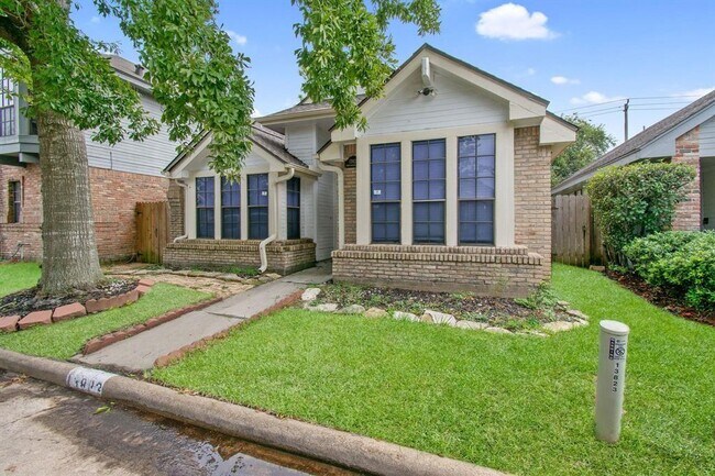 Building Photo - 13823 Purplemartin St