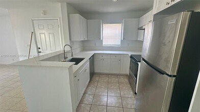 Building Photo - 4096 N Pine Island Rd